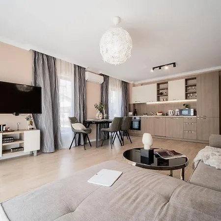 Comfy Luxury Center
