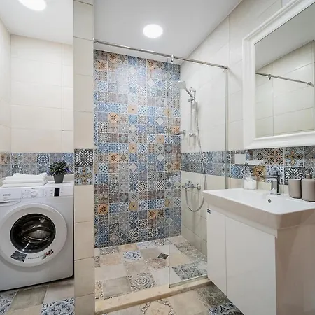 Comfy Luxury Center דירה וארנה