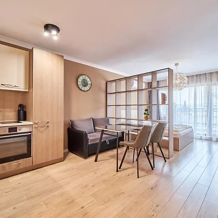 Comfy Luxury Center Apartment *